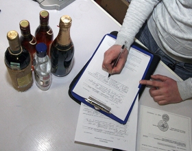 Два крупных поставщика алкоголя оштрафованы в Москве на 1 млн руб. за взятки таможенникам